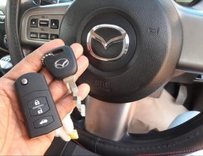 Dịch vụ mở khóa ô tô Mazda tại quận 12, TP HCM Dịch vụ mở khóa ô tô Mazda tại quận 12, TP HCM